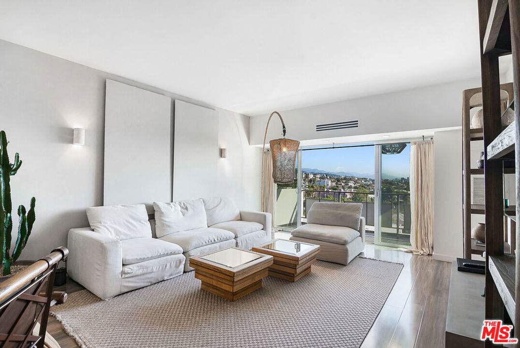 1155 La Cienega Boulevard - Photo 1