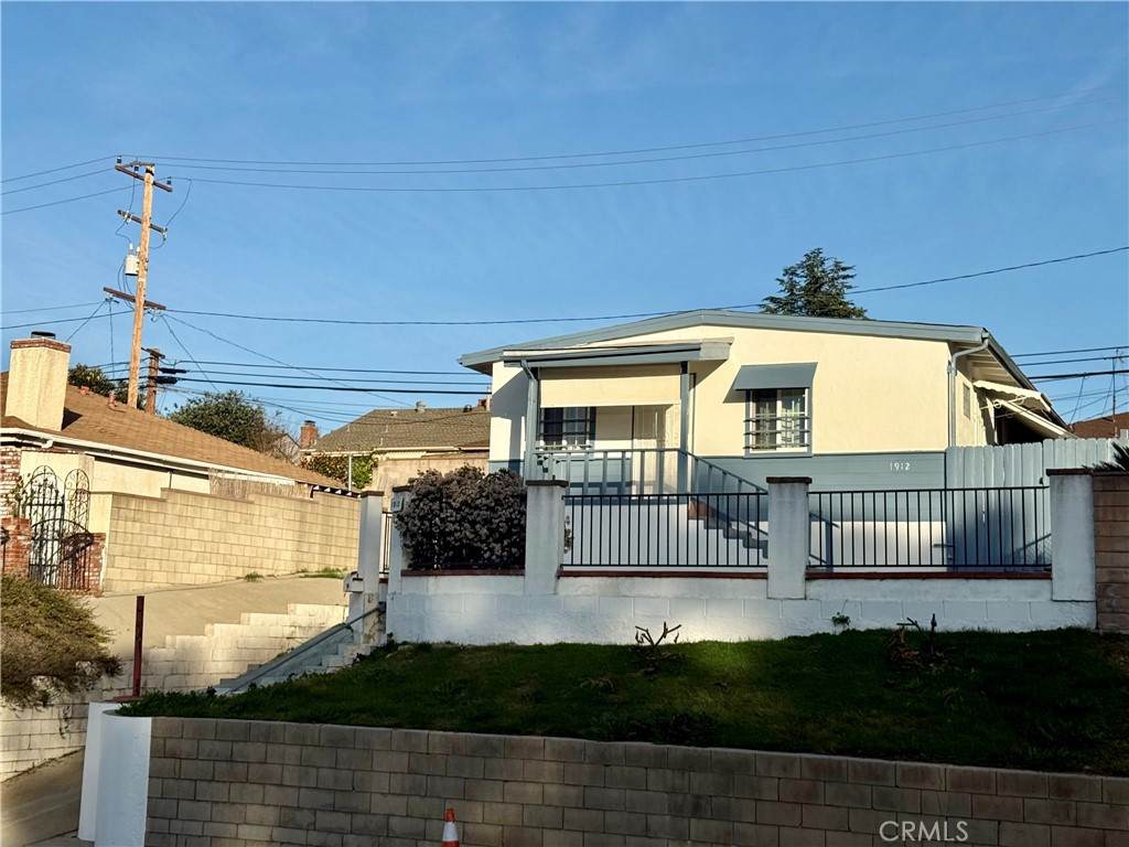 1912 Charnwood Avenue - Photo 1