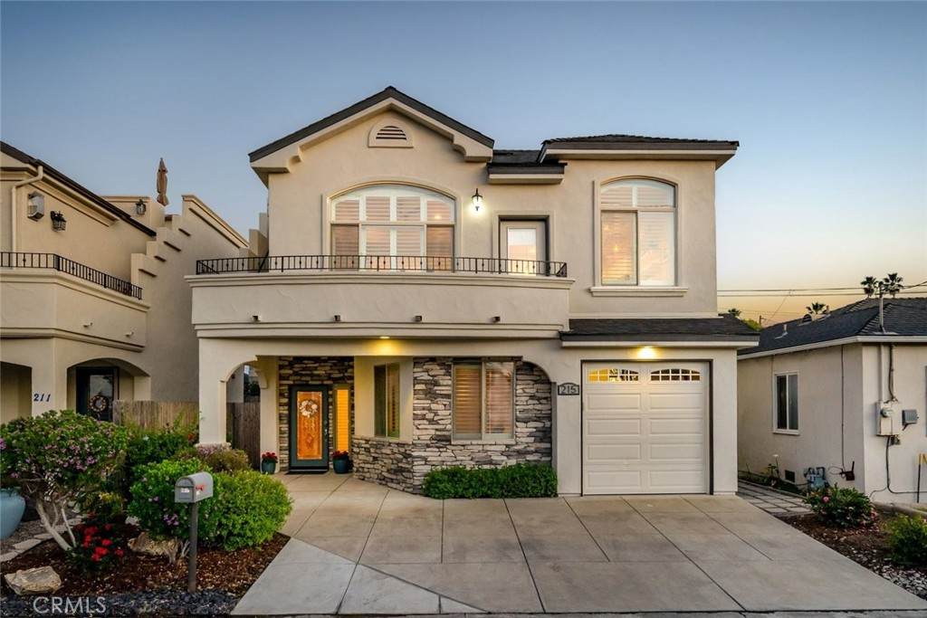 215 Placentia - Photo 1