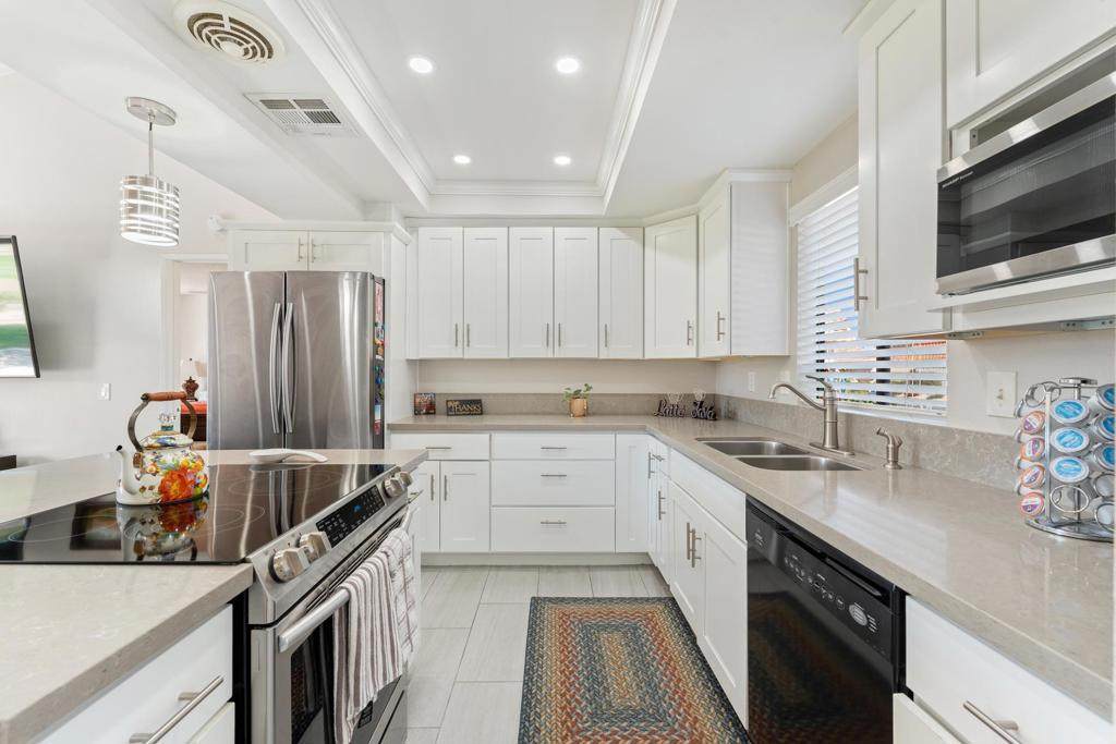 40467 Bay Hill Way - Photo 1
