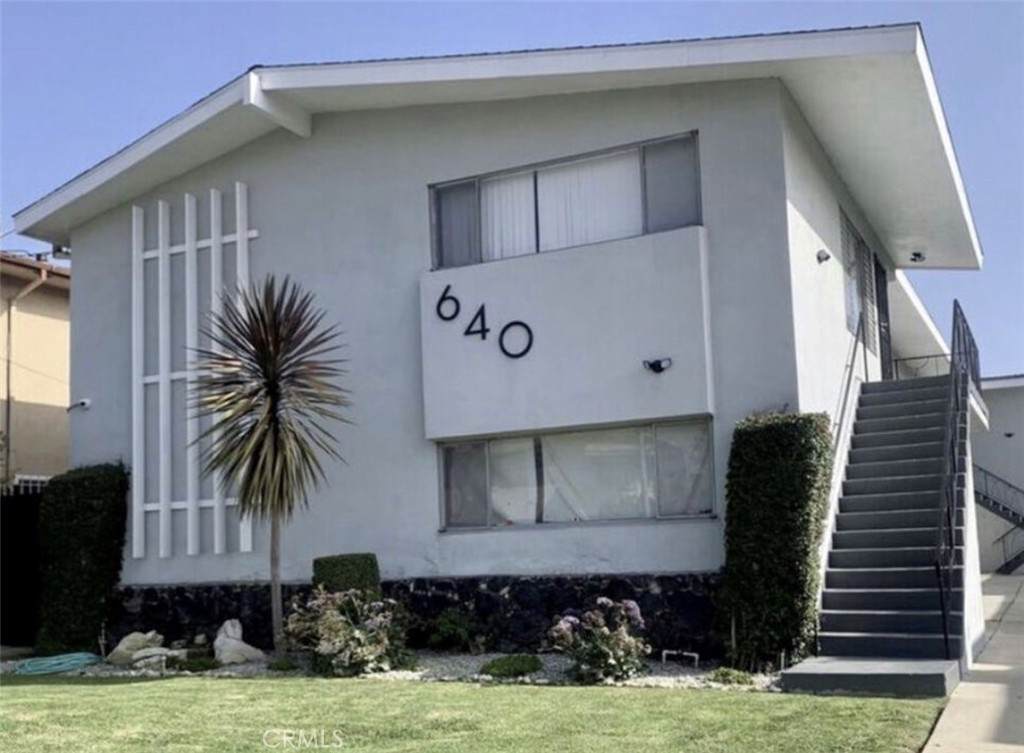 640 Hill Street - Photo 1