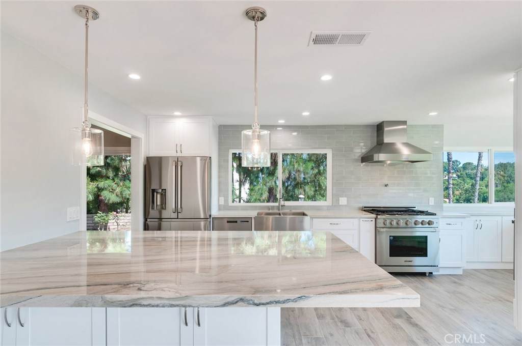 11761 Highview Drive - Photo 1