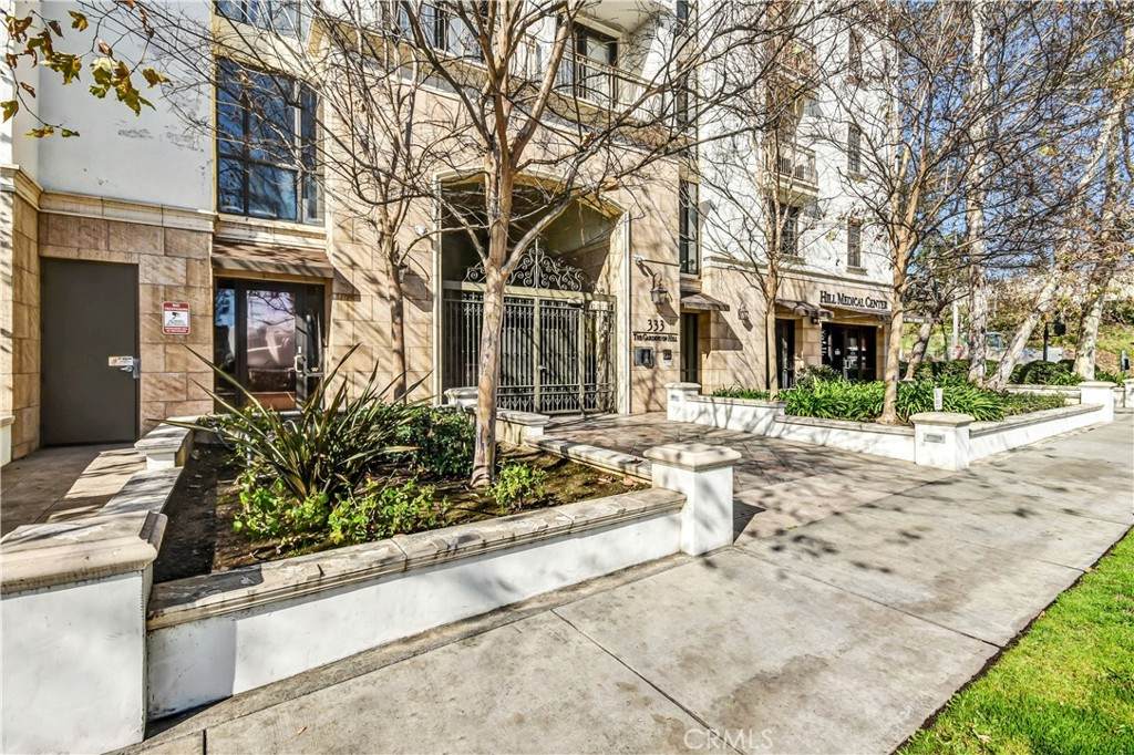 333 Hill Ave - Photo 1