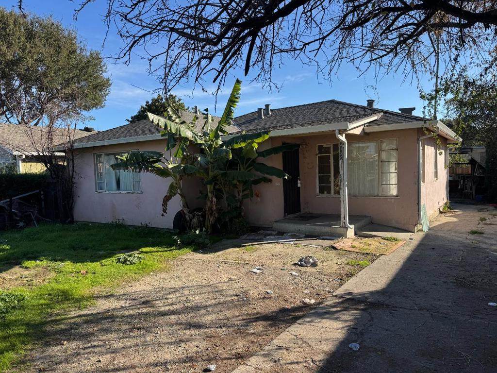 2138 Dumbarton Avenue - Photo 1