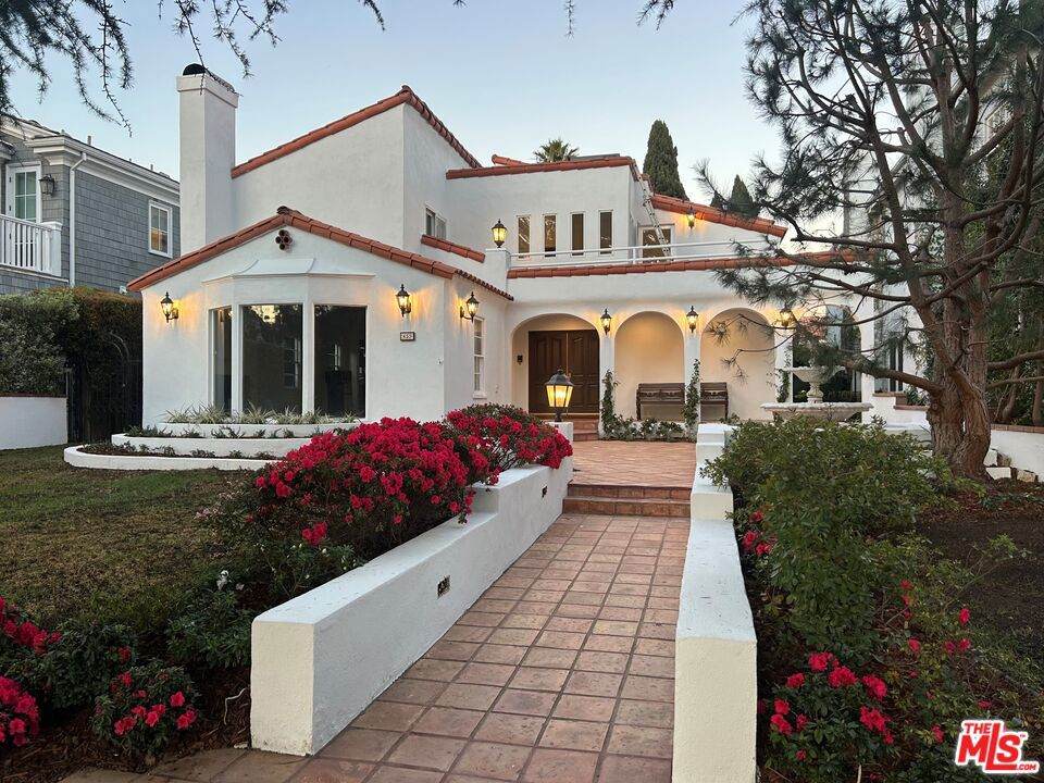 459 21st Place - Photo 1