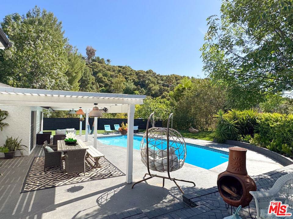 4327 Cezanne Avenue - Photo 1