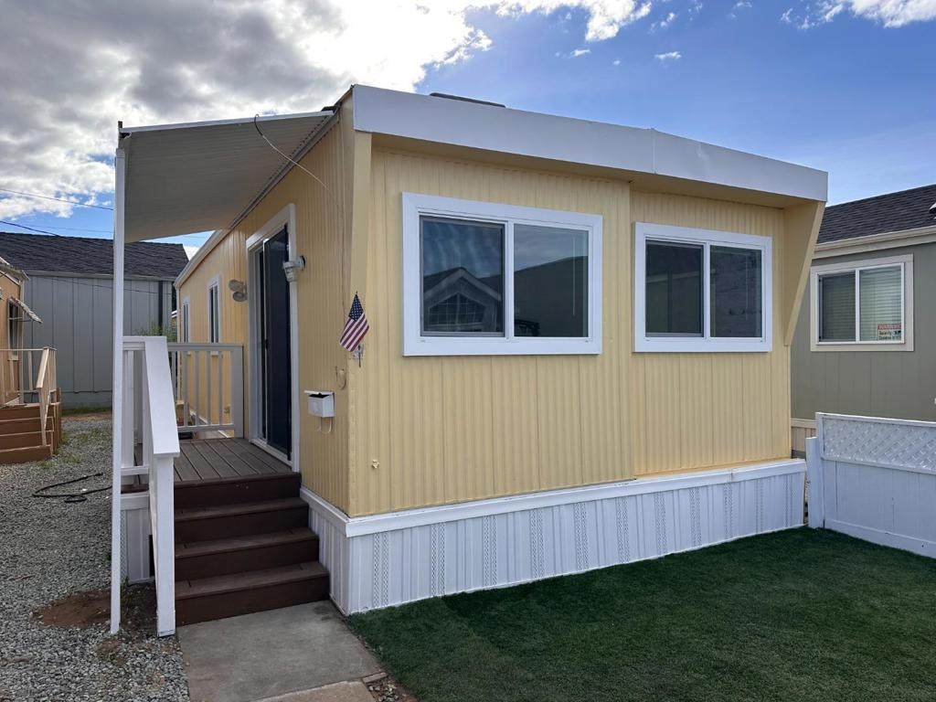 835 Kimball - Photo 1