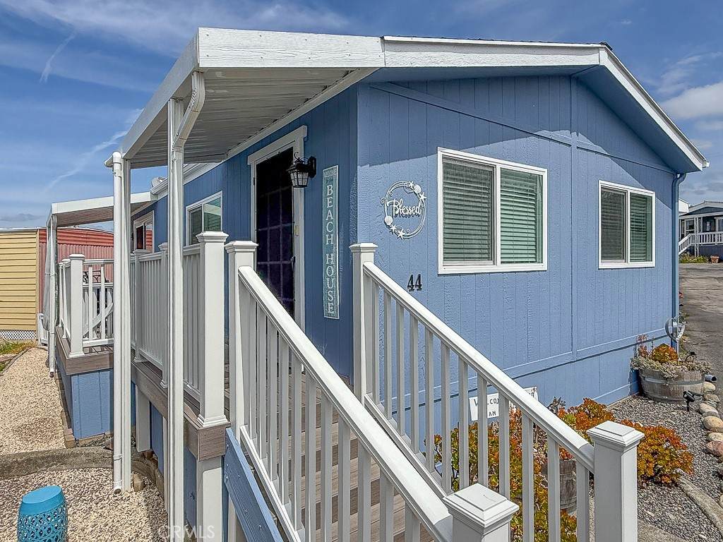 9540 Avonne Avenue - Photo 1