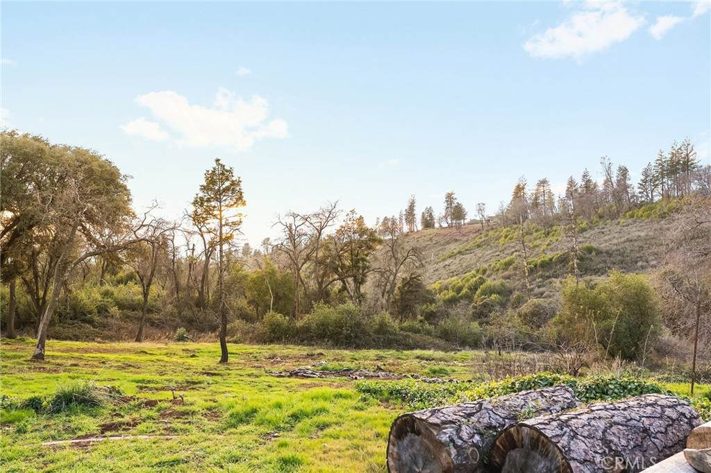 552 Boquest Boulevard - Photo 1