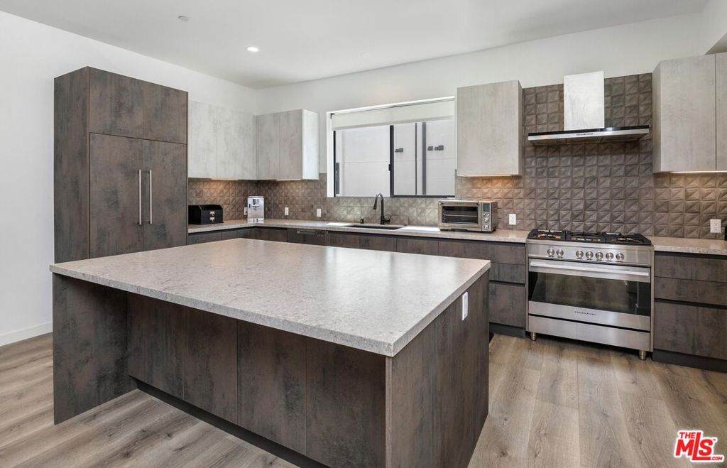 4724 Village Court Lane - Photo 1