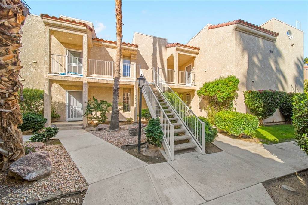 2700 Lawrence Crossley - Photo 1
