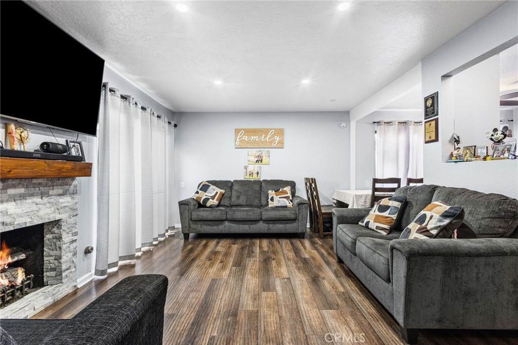 1381 Walnut - Photo 1