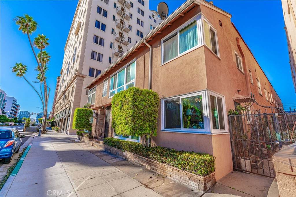 325 Cedar - Photo 1