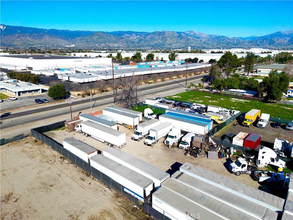 https://bt-photos.global.ssl.fastly.net/socal/orig_boomver_1_414335948-2.jpg
