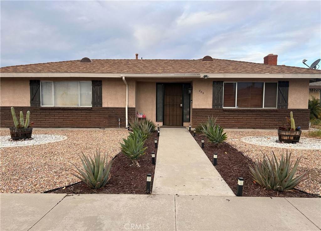 889 Cardona Place - Photo 1