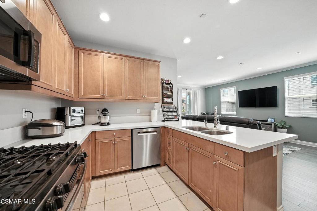 586 Pioneer Street - Photo 1