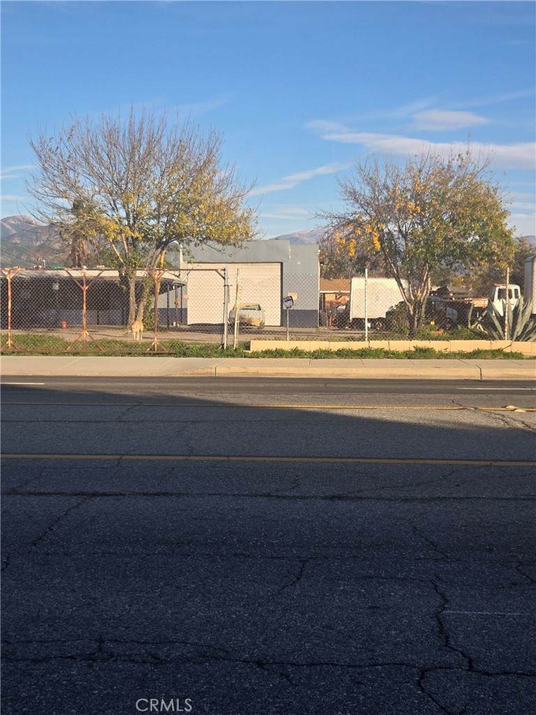 https://bt-photos.global.ssl.fastly.net/socal/orig_boomver_1_414521153-2.jpg
