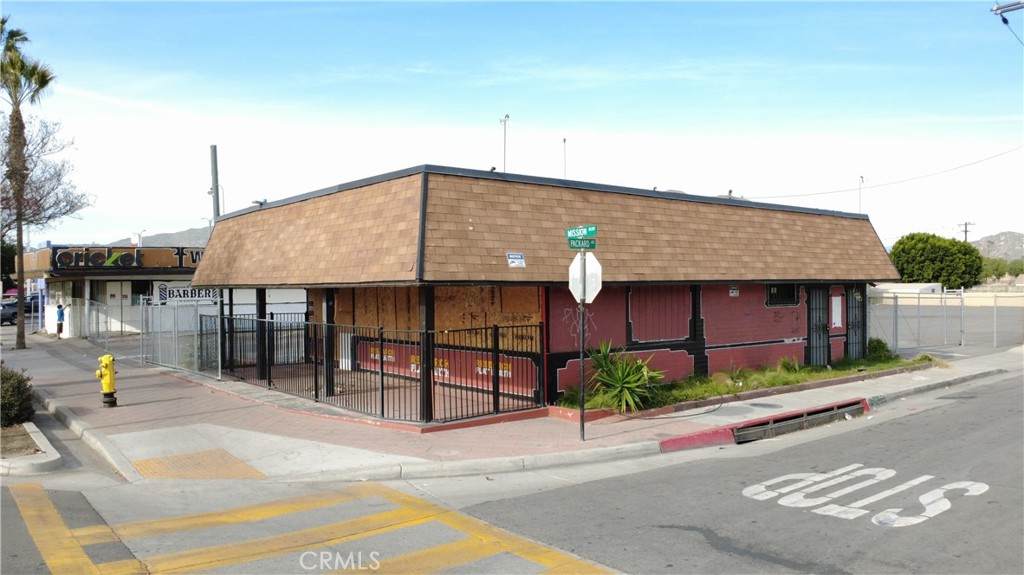5563 Mission - Photo 1