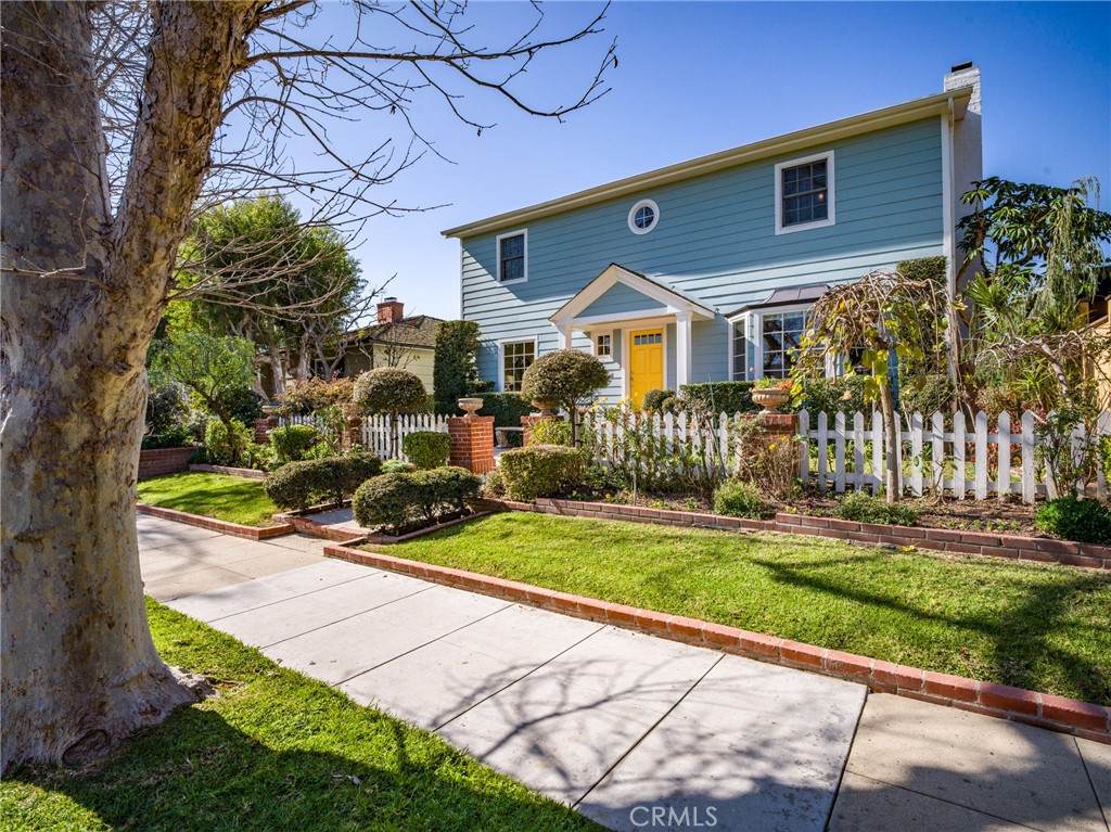 3905 California - Photo 1