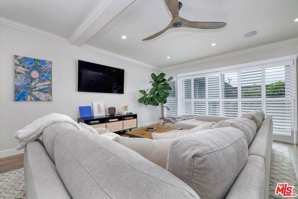 2021 California Avenue - Photo 1