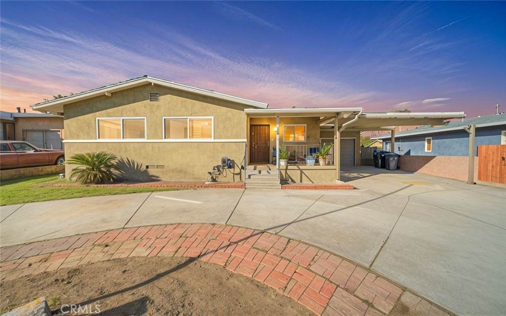 1137 Williams - Photo 1