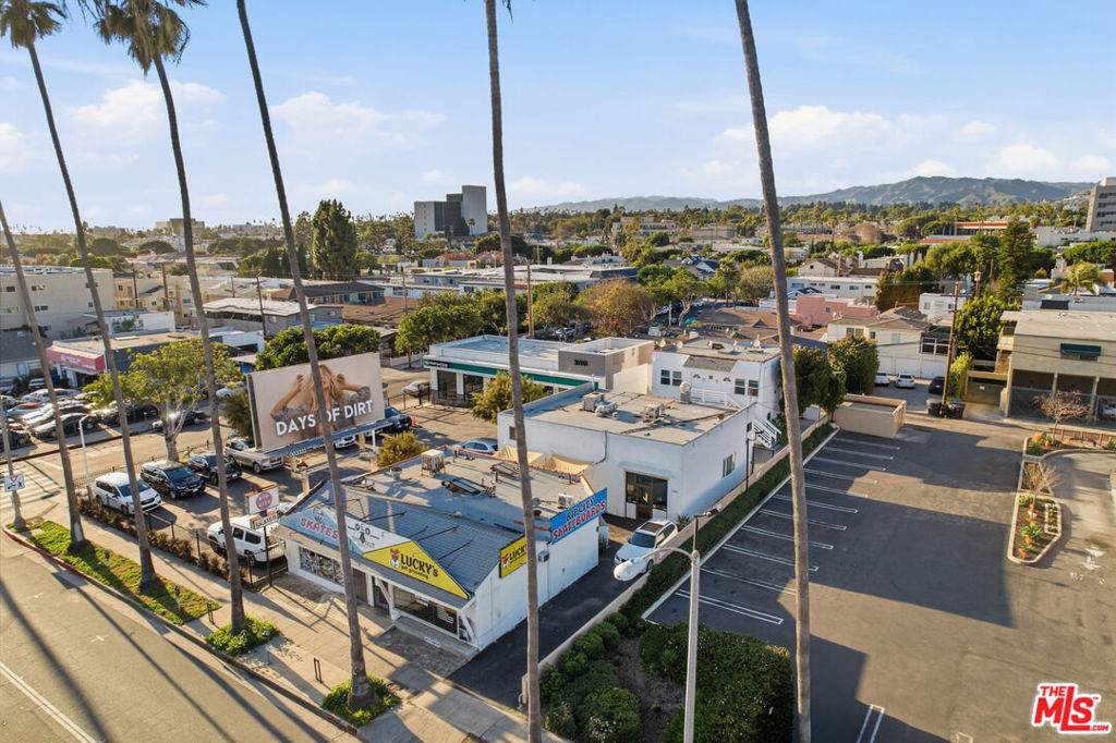 2709 Santa Monica Boulevard - Photo 1