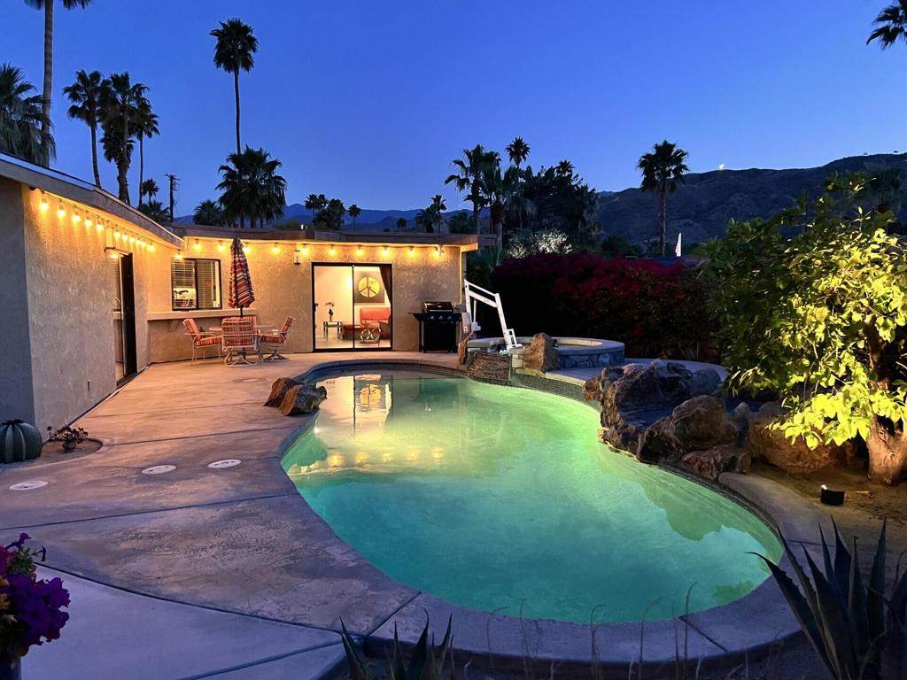 https://bt-photos.global.ssl.fastly.net/socal/orig_boomver_1_414975709-2.jpg