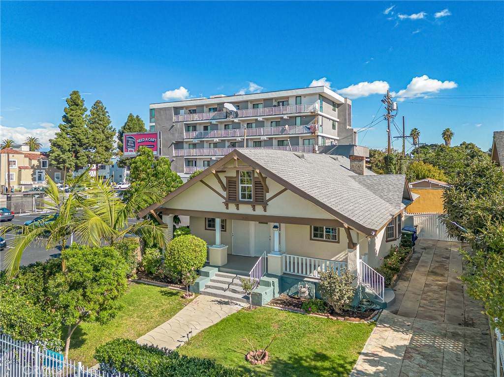 4012 Budlong Avenue - Photo 1