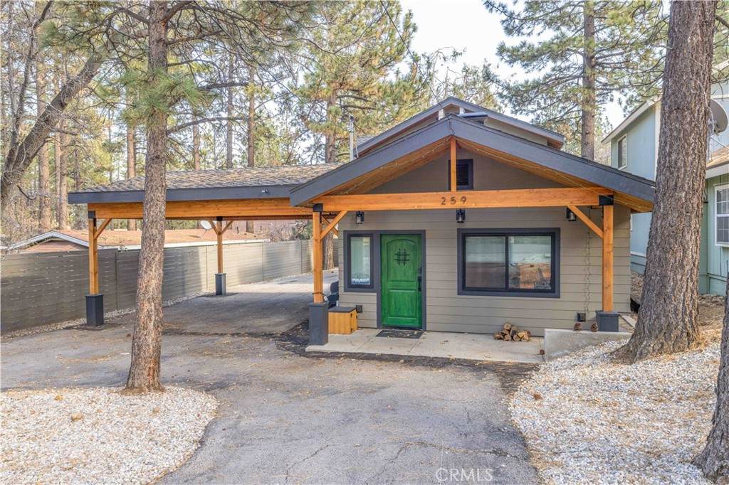 259 Victoria - Photo 1