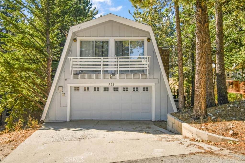 598 Dahlia Drive - Photo 1