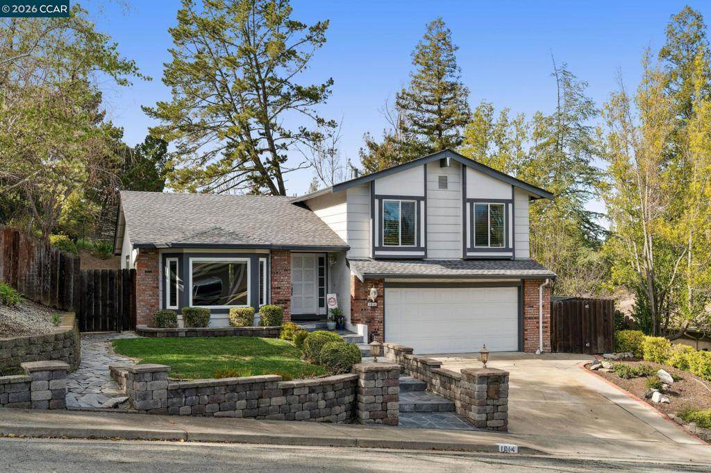 1014 Veterans Ct - Photo 1