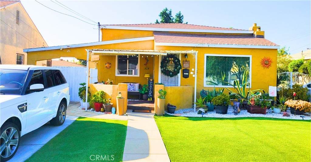 611 Burris - Photo 1