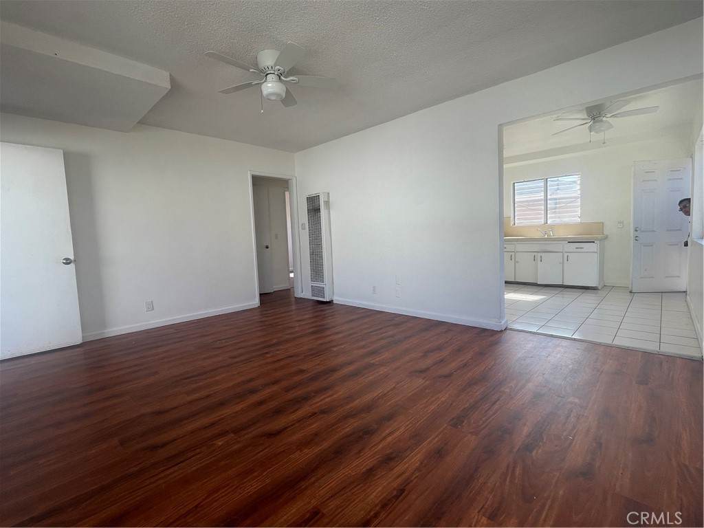 418 New Avenue - Photo 1