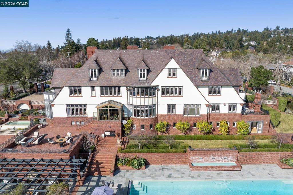 62 62 Farragut Ave - Photo 1