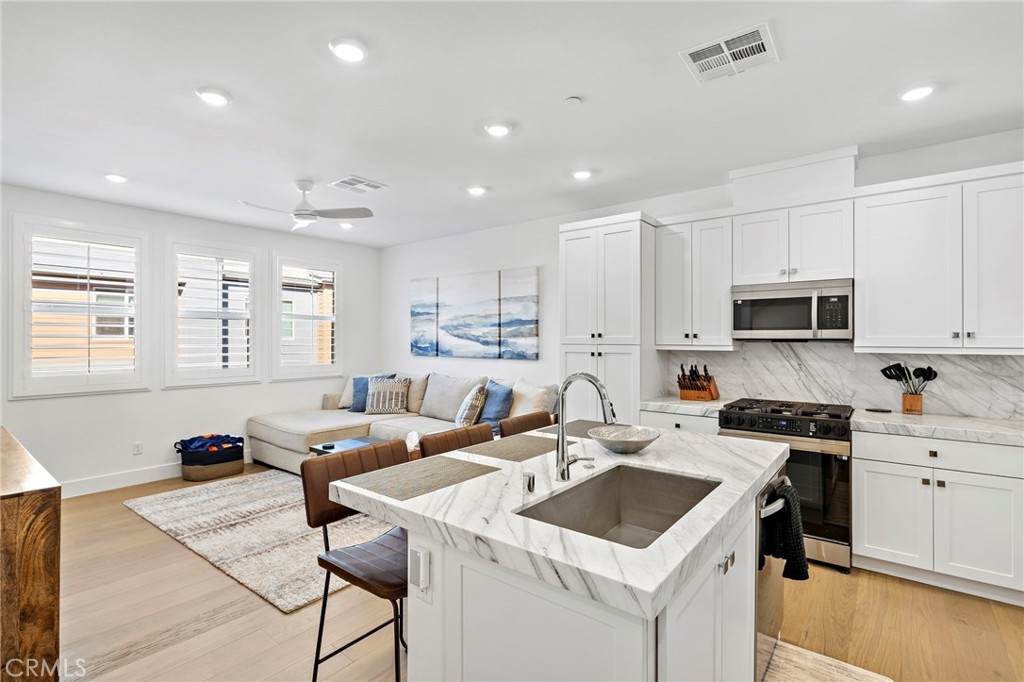 530 Bluegrass Way - Photo 1