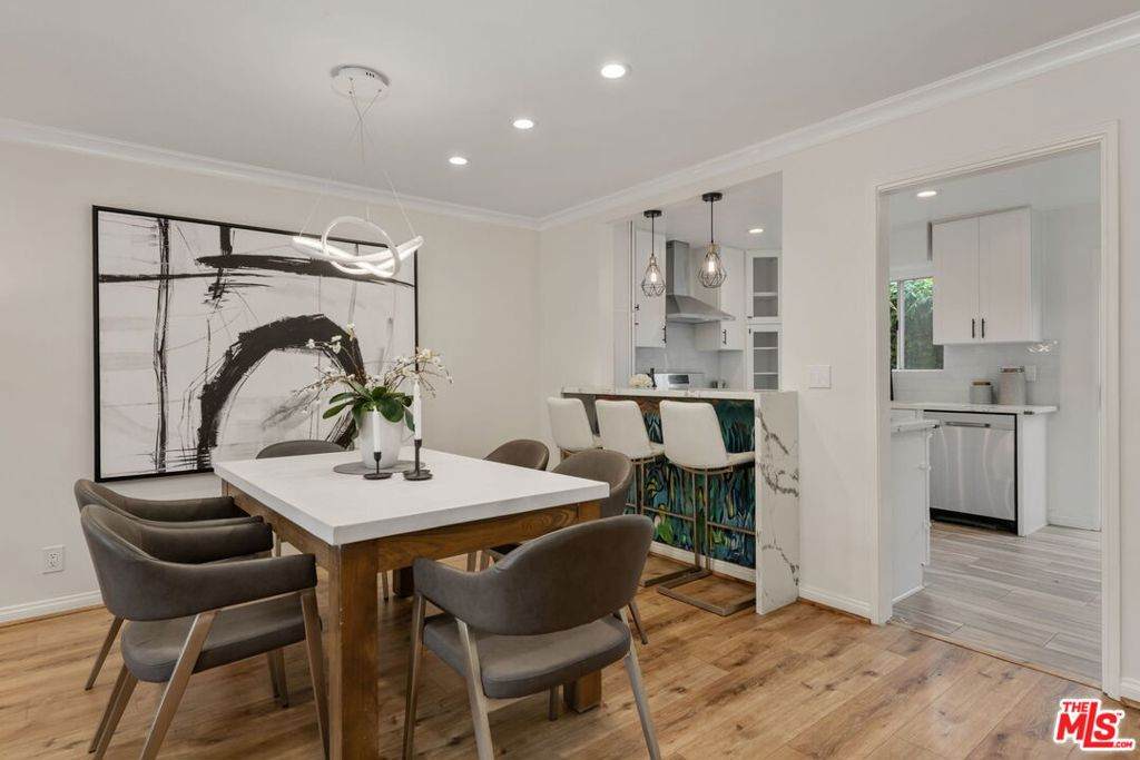 843 Martel Avenue - Photo 1