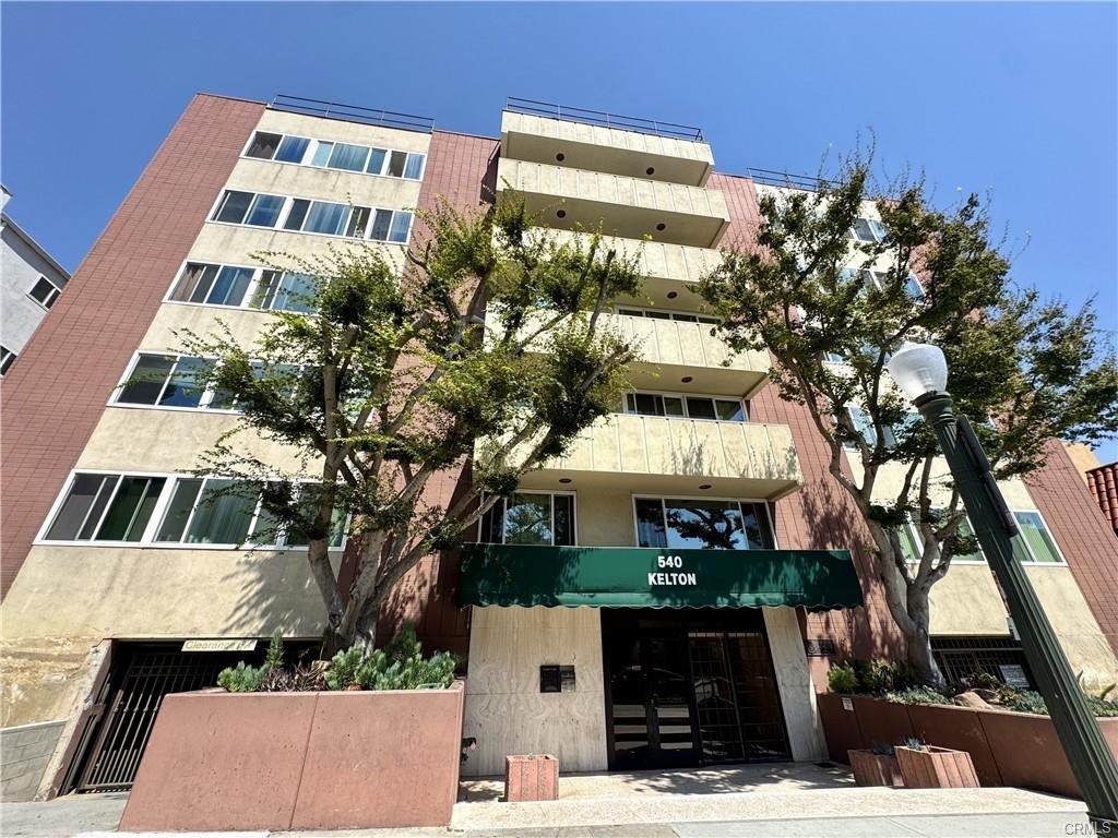 540 Kelton - Photo 1
