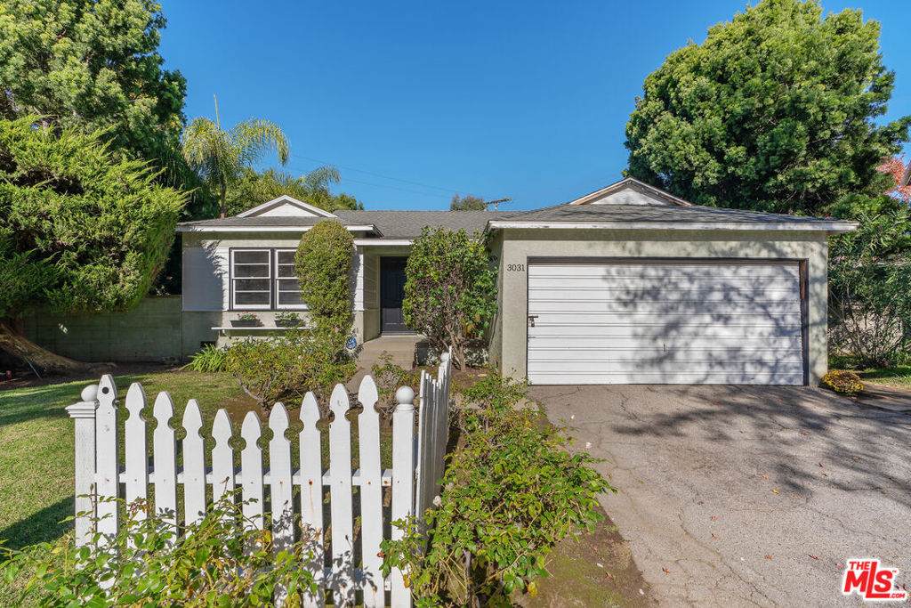 3031 Bentley Avenue - Photo 1