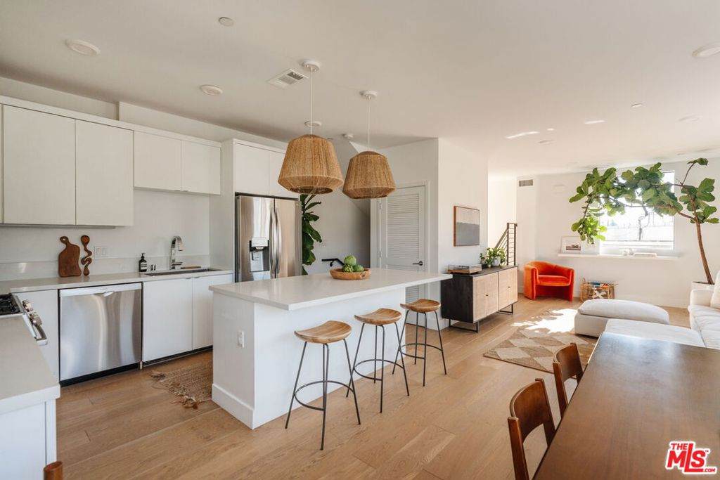 2168 Clifford Street - Photo 1