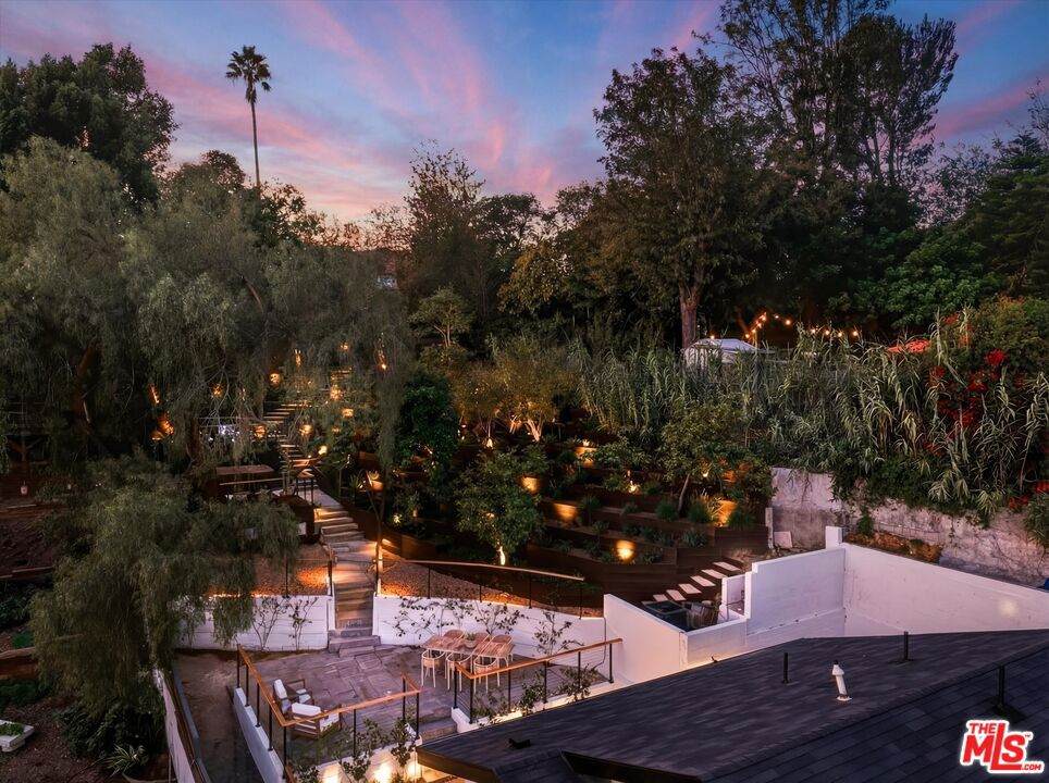 1083 Milwaukee Avenue - Photo 1