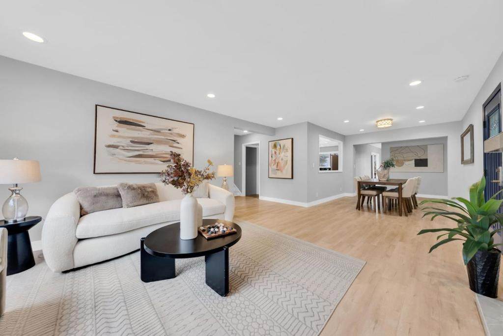 209 Norwich Drive - Photo 1