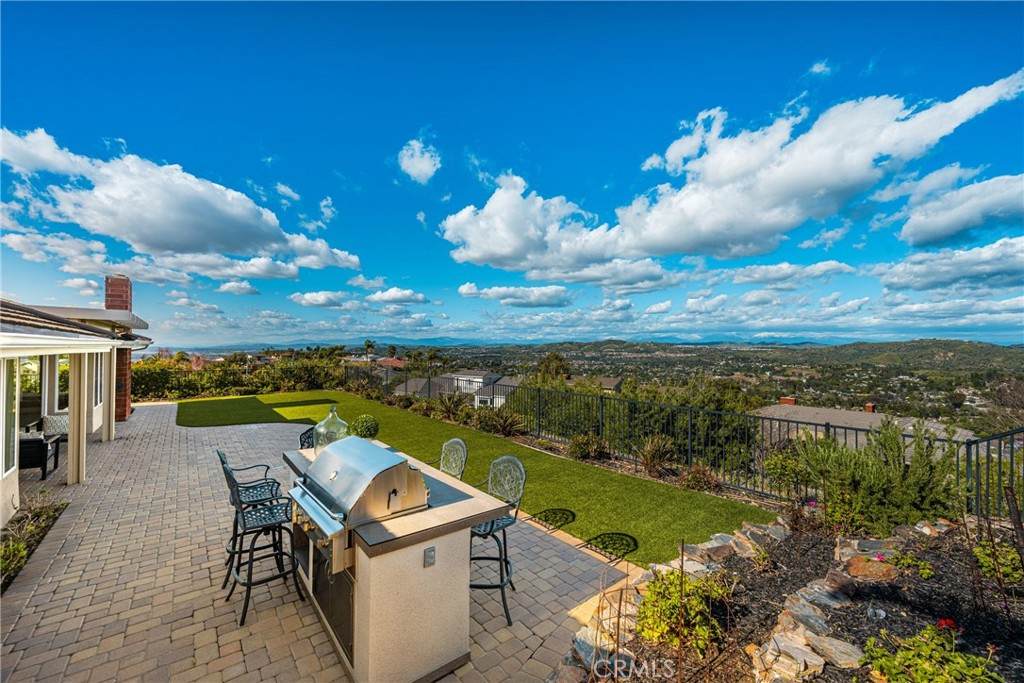 135 Calle Alta - Photo 1