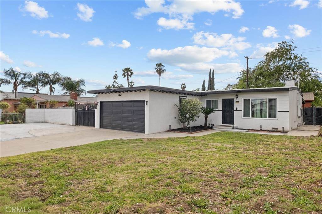 9952 Catawba - Photo 1