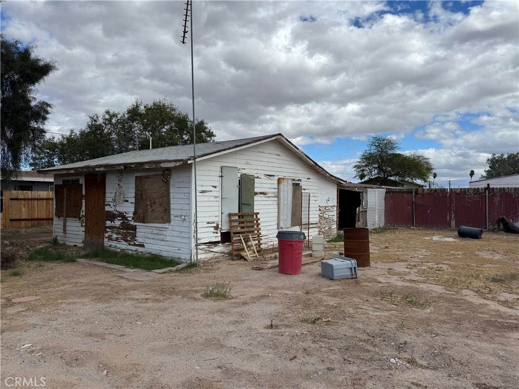 168 Acacia Street - Photo 1