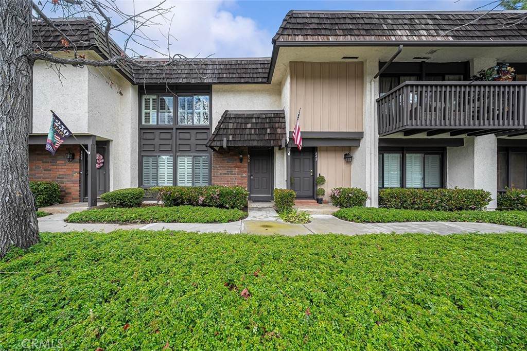 650 Cottonwood Lane - Photo 1