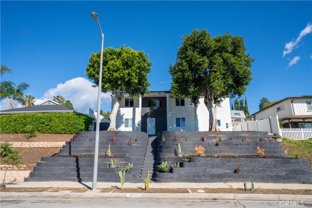 16235 Plummer - Photo 1