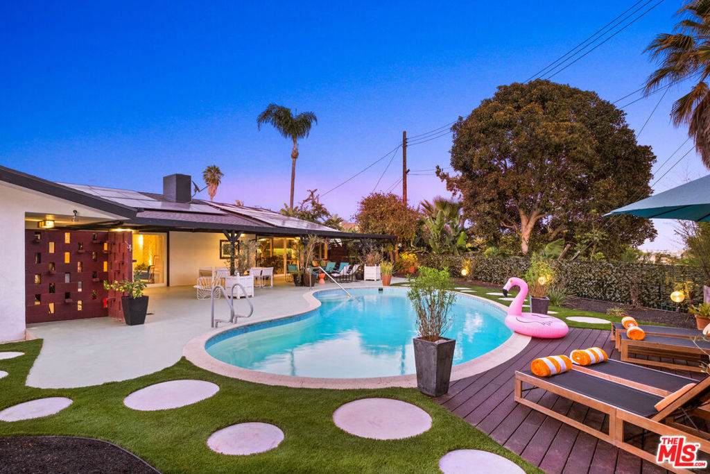 5549 Senford Avenue - Photo 1