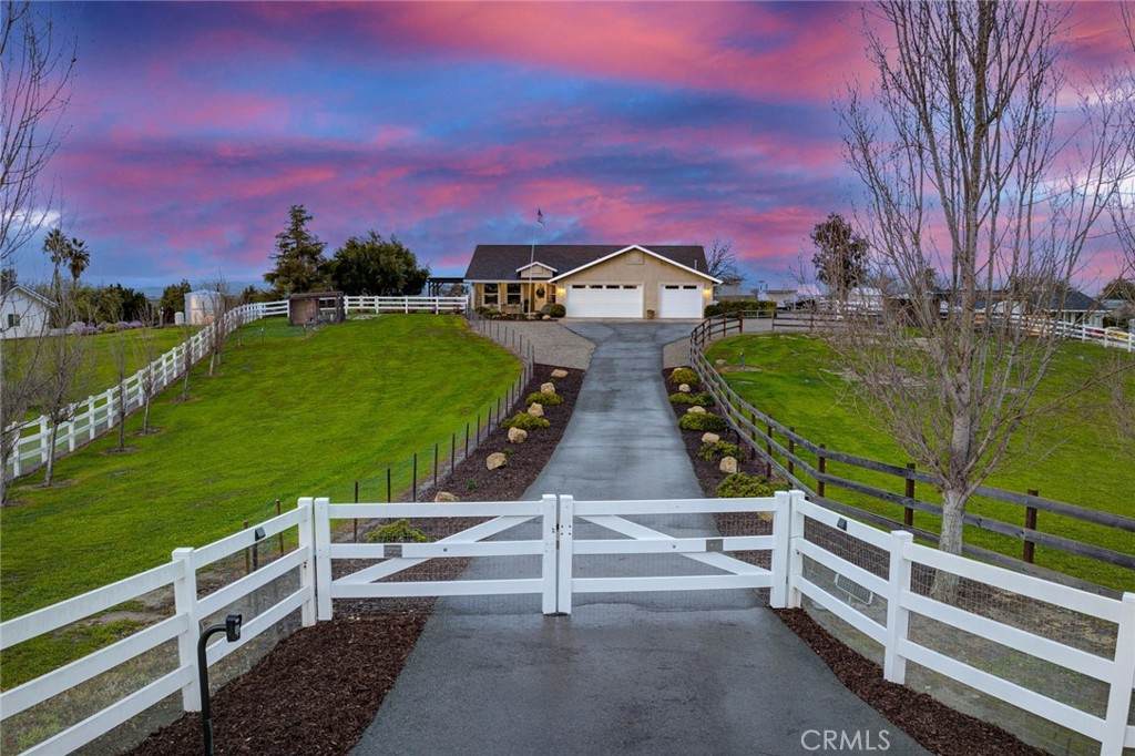 5095 White Tail Place - Photo 1