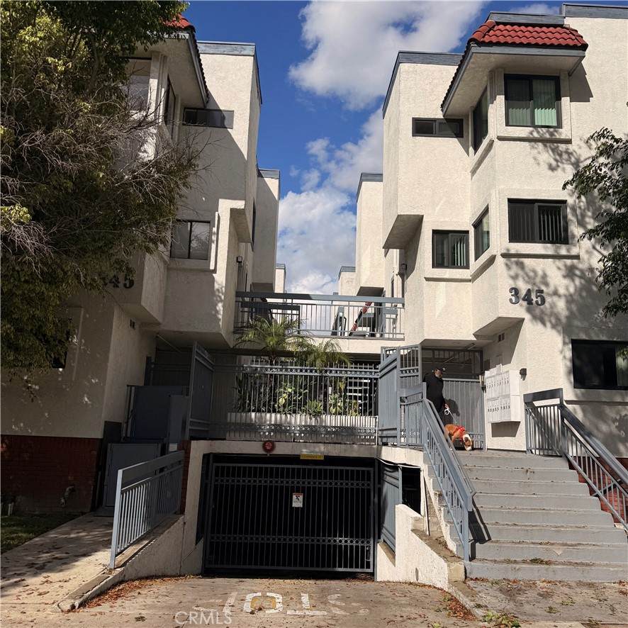 345 Acacia - Photo 1