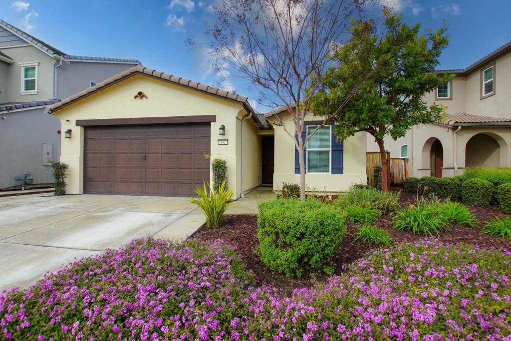 542 Cadiz Drive - Photo 1